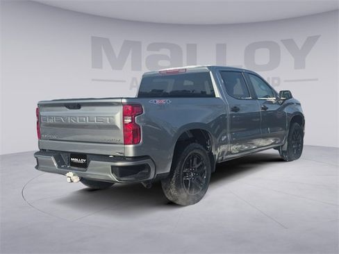 Used 2025 Chevrolet Silverado 1500 Custom w/ Turbomax Blackout Package image 5