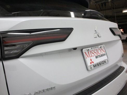 New 2026 Mitsubishi Outlander Trail Edition image 4