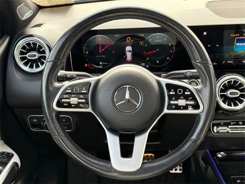 Used 2021 Mercedes-Benz GLB 250 4MATIC image 24