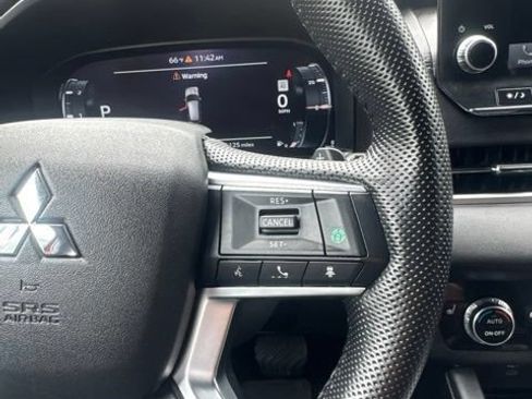 Used 2023 Mitsubishi Outlander SE AWD/4WD image 26