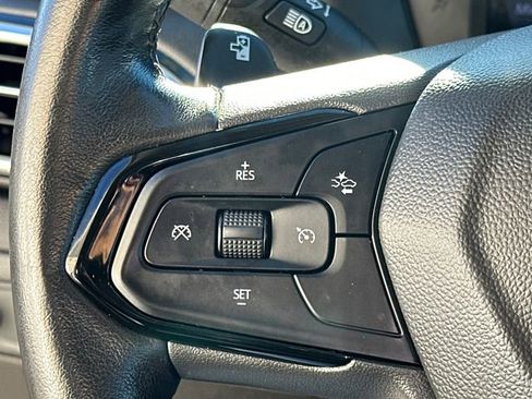 Used 2022 Chevrolet Bolt EUV LT w/ Convenience Package image 29