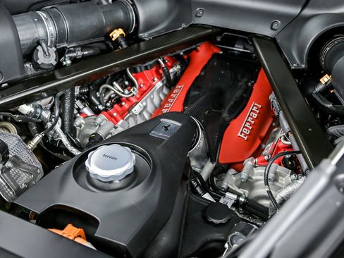 Used 2023 Ferrari SF90 Stradale image 15