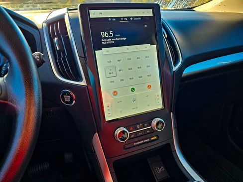 Used 2022 Ford Edge SE w/ Black Appearance Package image 20