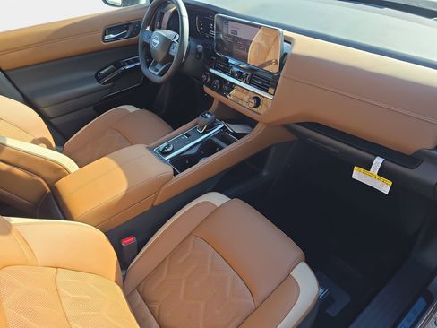 New 2026 Nissan Pathfinder Platinum w/ Cargo Package AWD/4WD image 10