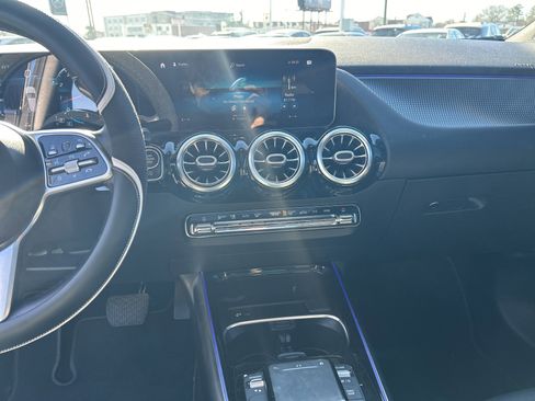 Certified 2021 Mercedes-Benz GLA 250 4MATIC image 31