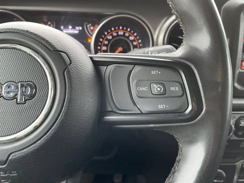 Used 2023 Jeep Gladiator Sport AWD/4WD image 15