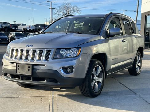 Used 2017 Jeep Compass High Altitude image 3