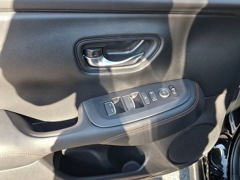 Used 2025 Honda HR-V Sport image 12