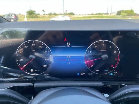 New 2025 Mercedes-Benz GLA 250 image 2