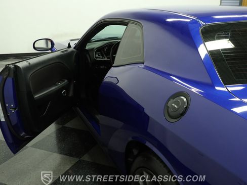 Used 2022 Dodge Challenger R/T Scat Pack w/ Driver Convenience Group RWD image 33
