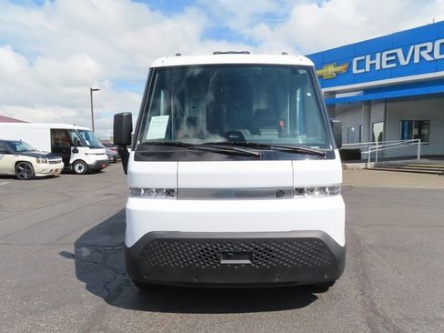 Used 2024 Chevrolet Brightdrop 400 w/ Commercial Equipment Package AWD/4WD image 2