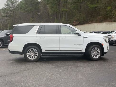 Used 2023 GMC Yukon SLT w/ SLT Luxury Package image 2