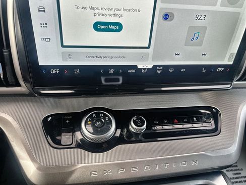 Used 2025 Ford Expedition Active image 25