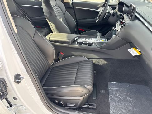 New 2026 Genesis G70 2.5T Prestige image 13