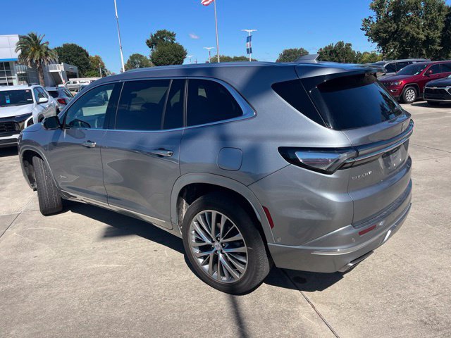 Used 2026 Buick Enclave Avenir w/ Super Cruise Package FWD image 4