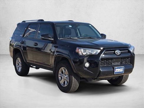 Used 2020 Toyota 4Runner SR5 Premium image 3