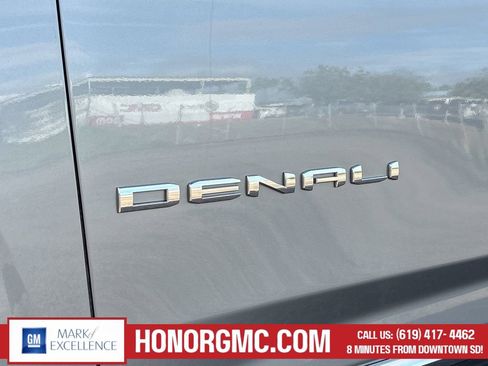 Used 2025 GMC Yukon Denali image 9