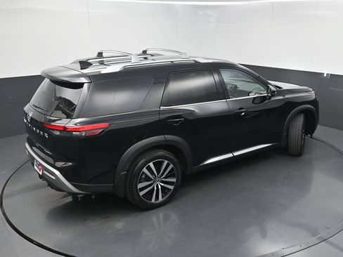 Used 2025 Nissan Pathfinder Platinum FWD image 38