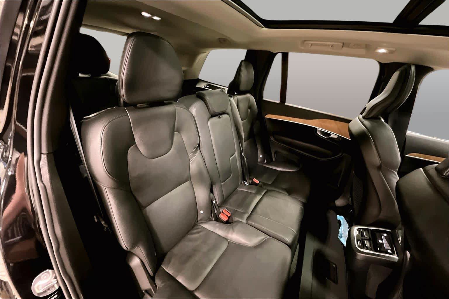 Used 2024 Volvo XC90 B6 Plus AWD/4WD image 19