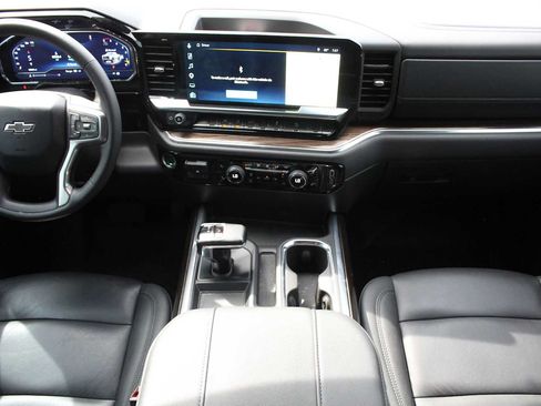 Used 2024 Chevrolet Silverado 1500 LT Trail Boss w/ Convenience Package II AWD/4WD image 35