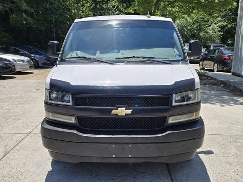 Used 2018 Chevrolet Express 2500 w/ Driver Convenience Package RWD image 8