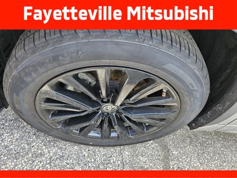 Used 2023 Toyota Highlander XSE FWD image 7