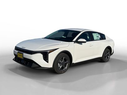 New 2025 Kia K4 LXS