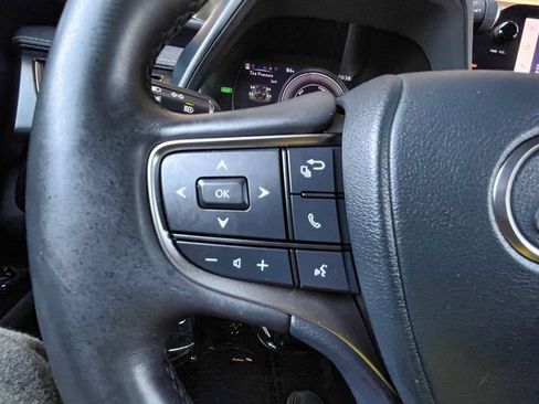 Used 2023 Lexus UX 250h AWD w/ Premium Package image 30