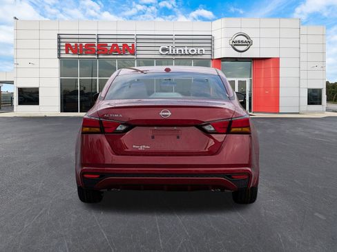 New 2025 Nissan Altima 2.5 SV image 4