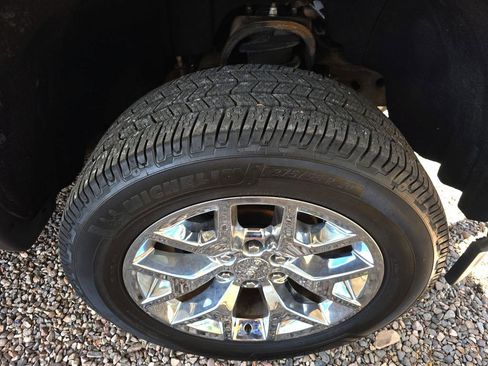 Used 2015 GMC Sierra 1500 SLT w/ SLT Crew Cab Value Package image 37