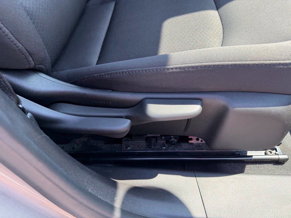 Used 2023 Chevrolet Malibu LT FWD image 32