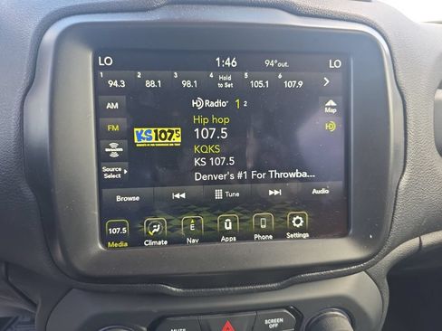 Used 2023 Jeep Renegade Latitude AWD/4WD image 20