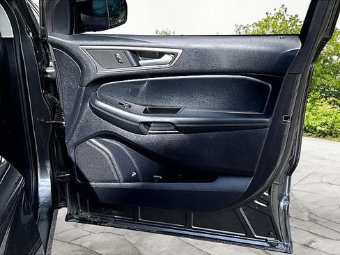 Used 2019 Ford Edge SEL w/ Cold Weather Package image 27