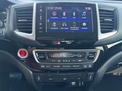 Used 2017 Honda Pilot Touring image 27