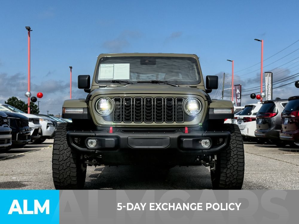 Used 2025 Jeep Gladiator Rubicon AWD/4WD image 3
