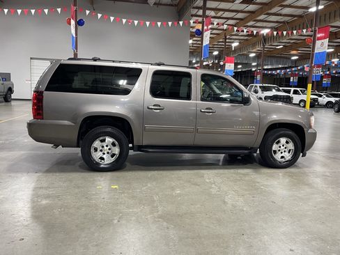 Used 2011 Chevrolet Suburban LT AWD/4WD image 6