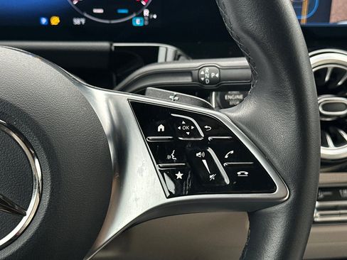 Certified 2025 Mercedes-Benz GLA 250 image 31