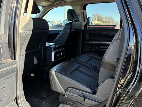 Used 2024 Ford Expedition Max XLT image 7