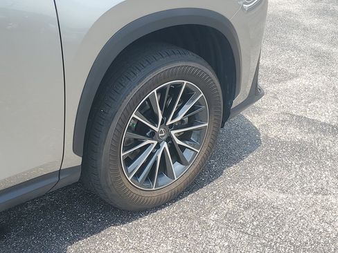Used 2022 Lexus NX 250 FWD image 7