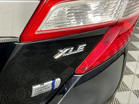 Used 2012 Toyota Camry XLE w/ Leather Pkg FWD image 24