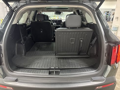 Used 2022 Kia Sorento SX Prestige image 32