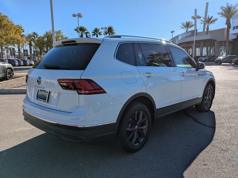 Used 2022 Volkswagen Tiguan SE image 5