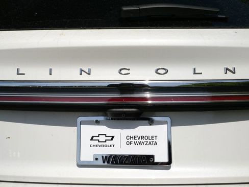 Used 2023 Lincoln Nautilus Reserve AWD/4WD image 8