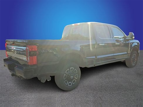 Used 2024 Ford F250 Platinum image 4