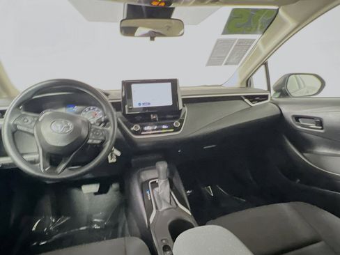 Used 2025 Toyota Corolla LE FWD image 30