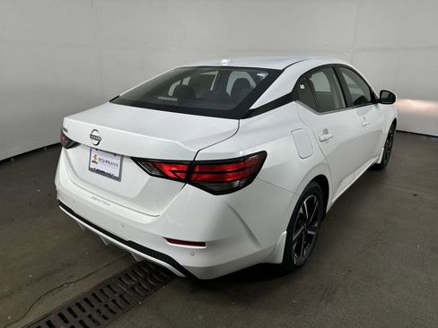 Used 2025 Nissan Sentra SV image 33