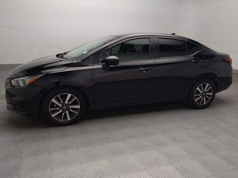 Used 2021 Nissan Versa SV FWD image 2