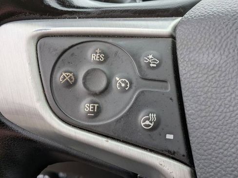 Used 2024 GMC Terrain SLT image 18