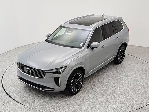 Certified 2026 Volvo XC90 B6 Plus AWD/4WD image 13