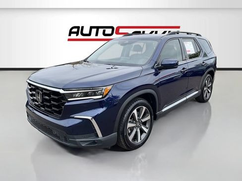 Used 2025 Honda Pilot Touring image 3